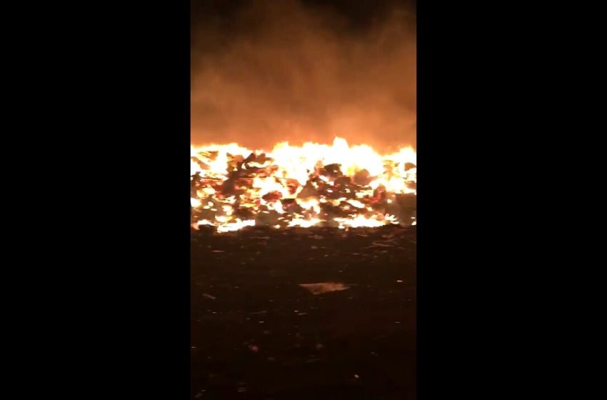  Brigadas de Bomberos y Conaf trabajan en el vertedero municipal para contener el fuego y evitar que se propague a sectores aledaños