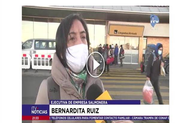  Llegan dos aviones con trabajadores de salmoneras