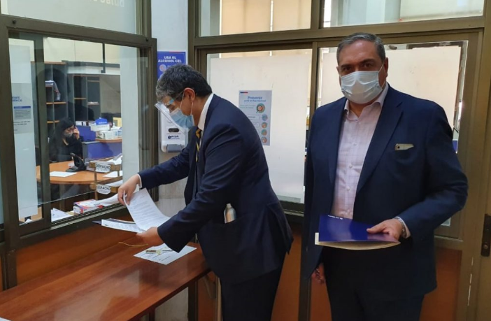  Senador Carlos Bianchi y abogado Mauricio Daza solicitaron a autoridades de Salud permitir encuentros familiares para Navidad y Año Nuevo en Magallanes