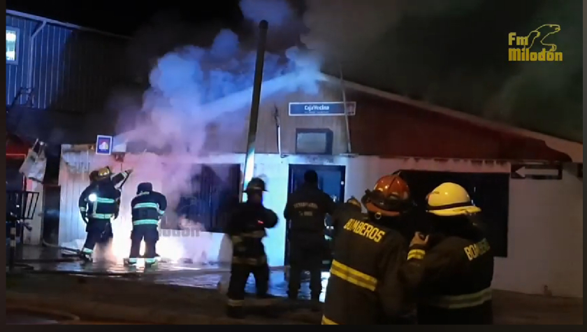  Incendió declarado a medianoche afectó a vivienda de Natales