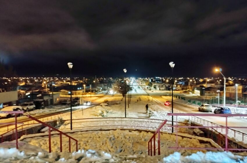  Municipio inició reposición de luminarias en sectores de Natales