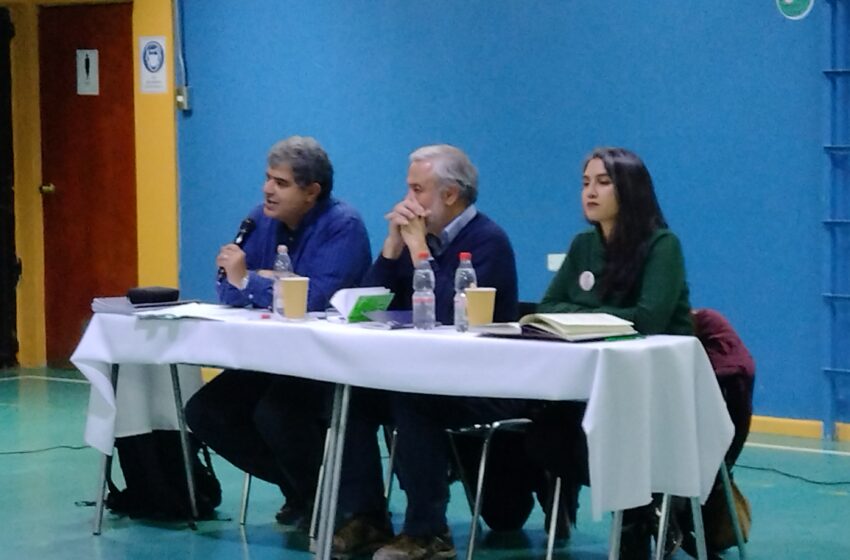 Realizaron Conversatorio sobre Nueva Constitución