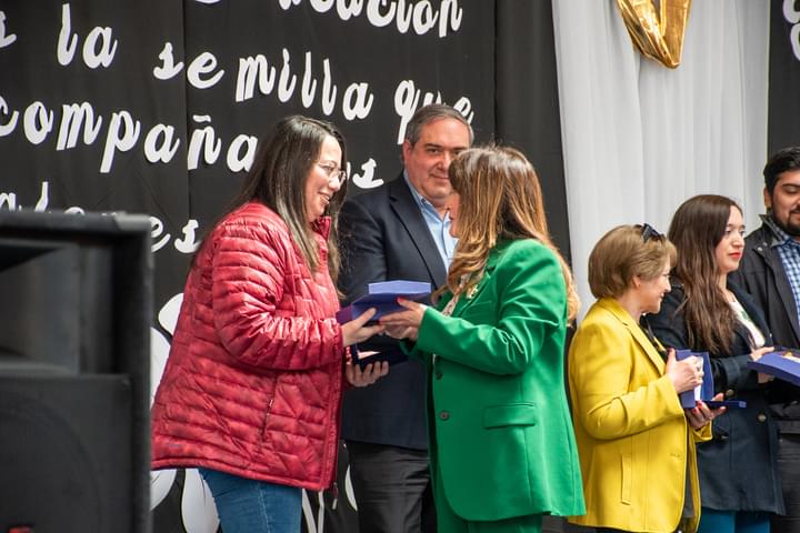  Conmemoran a los Asistentes de la Educación