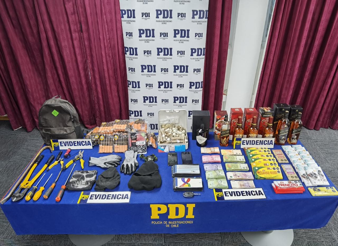 PDI Puerto Natales detuvo a dos personas por el delito de robo en lugar ...