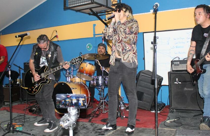  Rock por la memoria | ‘Los Peores de Chile” hicieron vibrar a Puerto Natales