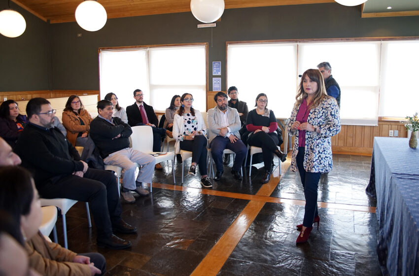  Municipio y sindicato de profesores firman acuerdo colectivo