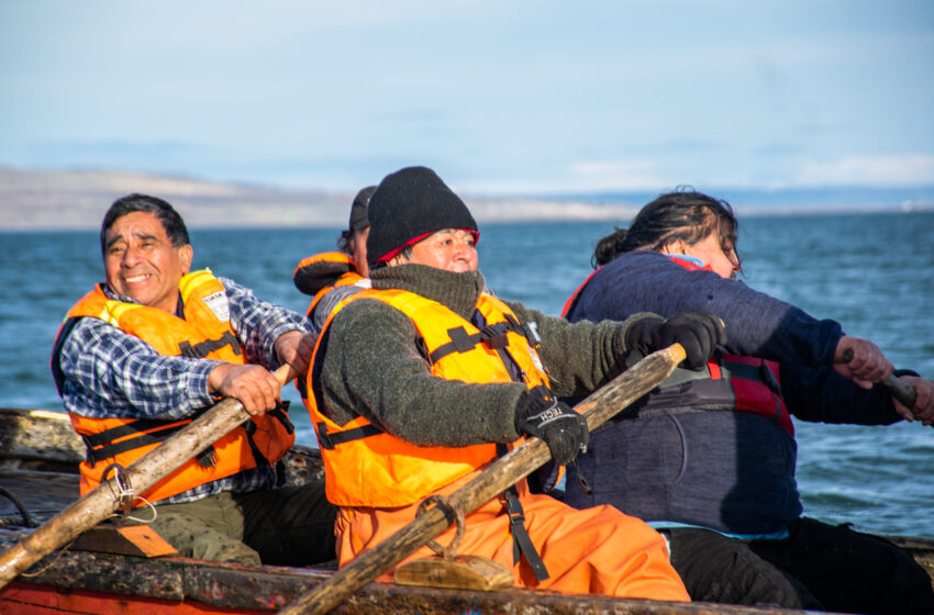  RETOMANDO TRADICIONES: PESCADORES ARTESANALES NAVEGARON EN BOTE A REMO POR EL CANAL SEÑORET