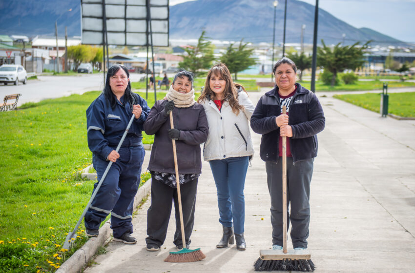  Municipalidad de Natales ejecuta obras de mejoramiento urbano y deportivo que suman más de 2 mil millones de pesos