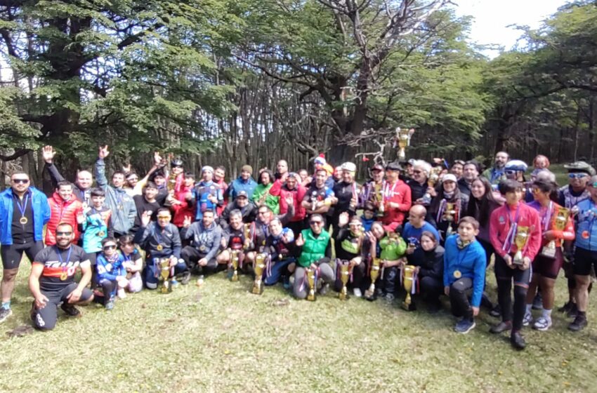  ORIGINAL CARRERA DE MOUNTAN BIKE CROSS COUNTRY XCO SE REALIZÓ EN PUERTO NATALES