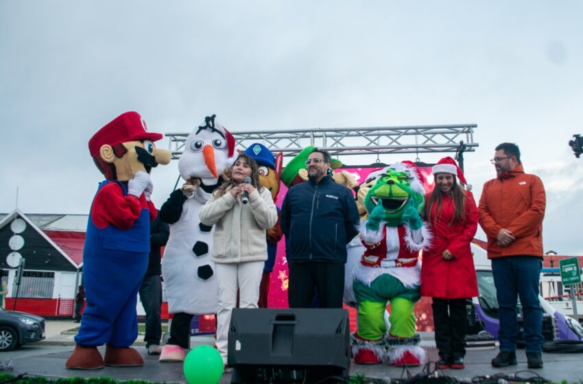  Cientos de familias natalinas disfrutaron del Encendido del Árbol de Navidad 2023